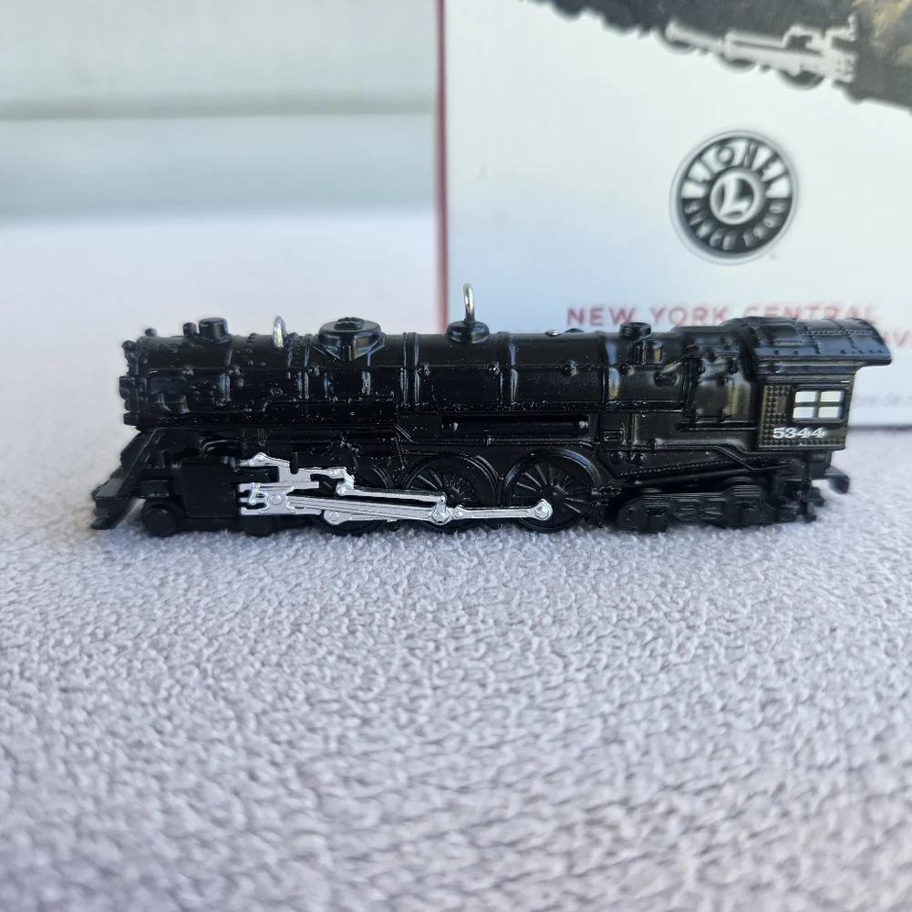 Hallmark New York Central 700E Hudson Locomotive Lionel Trains Ornament 2025